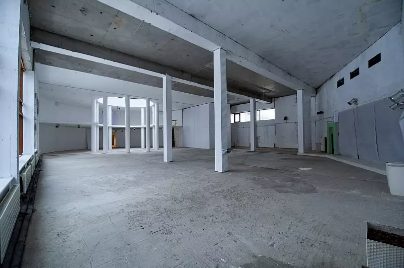 НЕДОСТРОЙ С КОЛОННАМИ