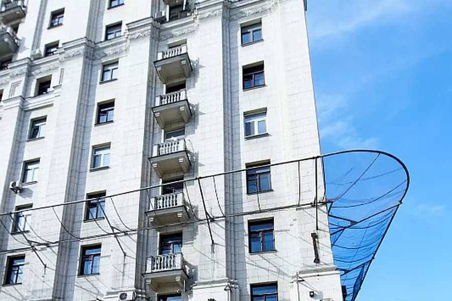 КРЫША МОСКОВСКОЙ ВЫСОТКИ БЕЗ БЮРОКРАТИЧЕСКИХ СОГЛАСОВАНИЙ