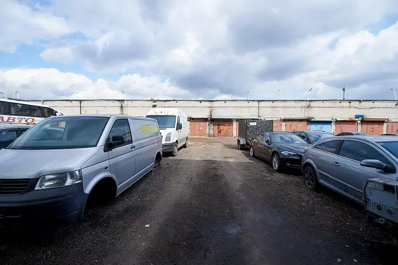 ГАРАЖНЫЙ АВТОСЕРВИС С ПОДЪЕМНИКОМ