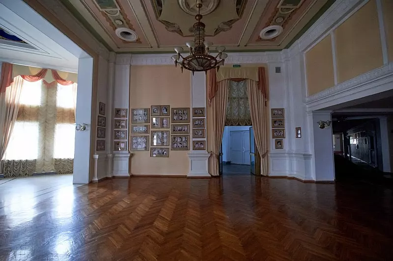 ТЕАТРАЛЬНЫЕ ХОРОМЫ