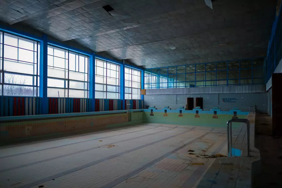 ЗАБРОШЕННЫЙ БАССЕЙН В СПОРТКОМПЛЕКСЕ