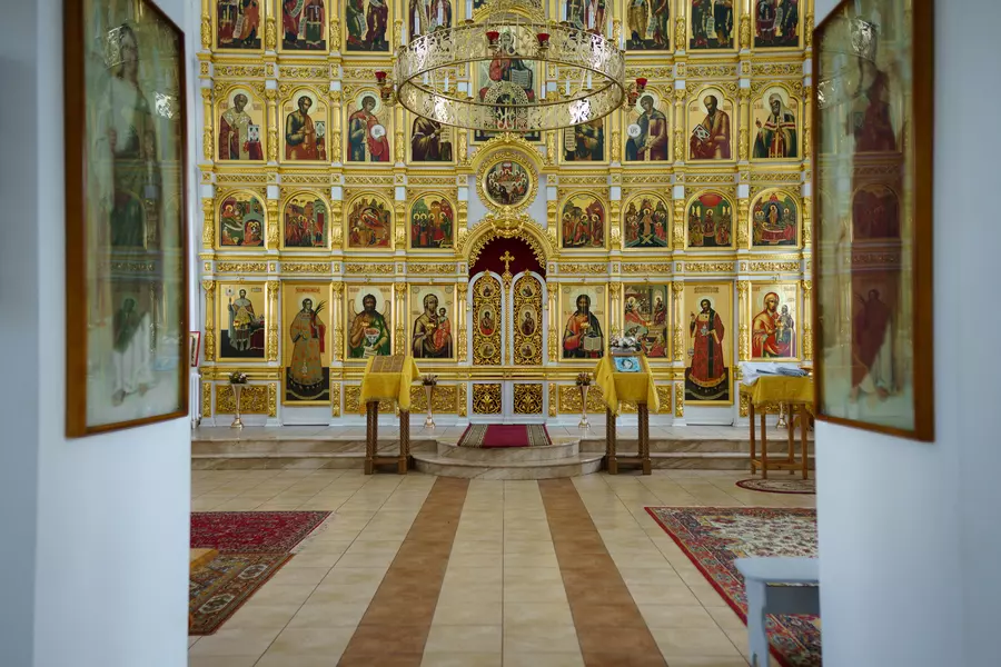 БЕЛОСНЕЖНЫЙ ХРАМ