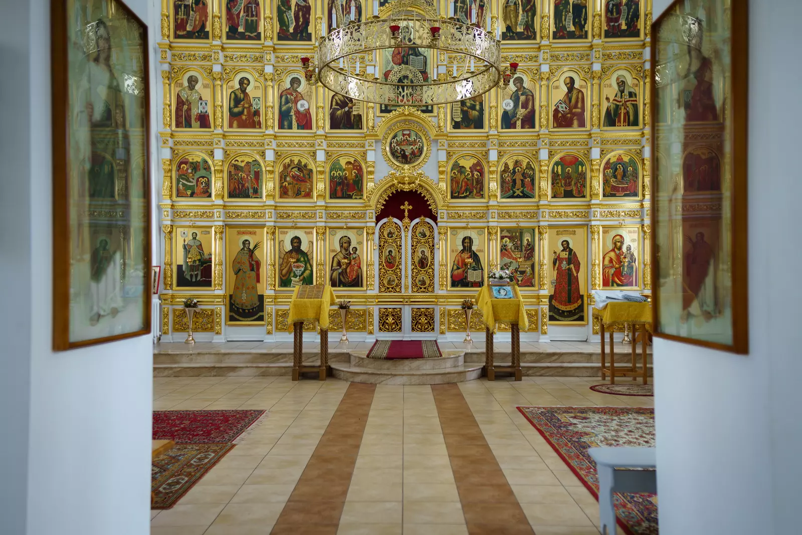 БЕЛОСНЕЖНЫЙ ХРАМ