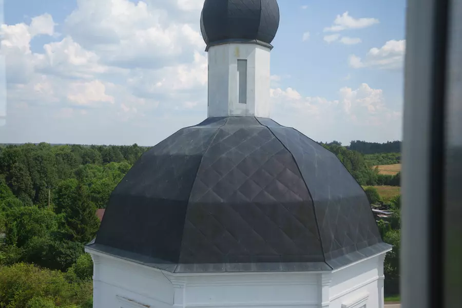 БЕЛОСНЕЖНЫЙ ХРАМ