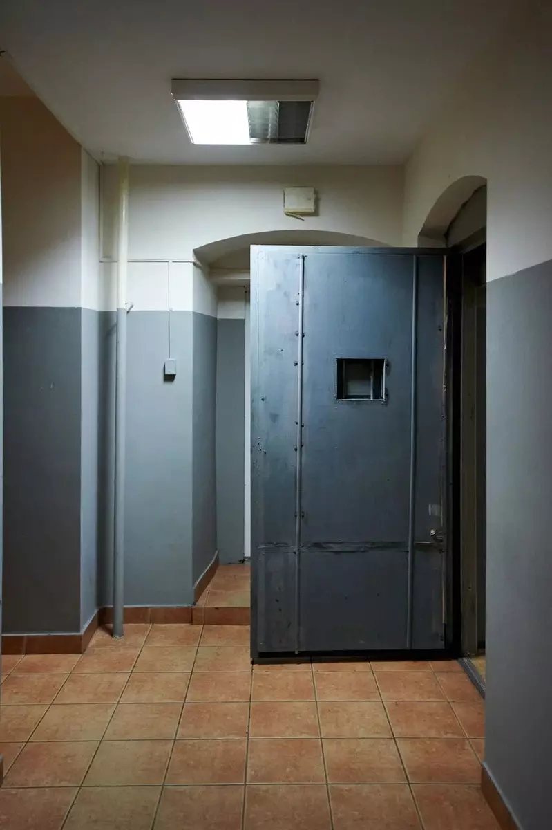 СТАРОЕ ОТДЕЛЕНИЕ ПОЛИЦИЯ+УНЫЛЫЕ КАМЕРЫ+ ПУГАЮЩИЕ ДОПРОСНЫЕ