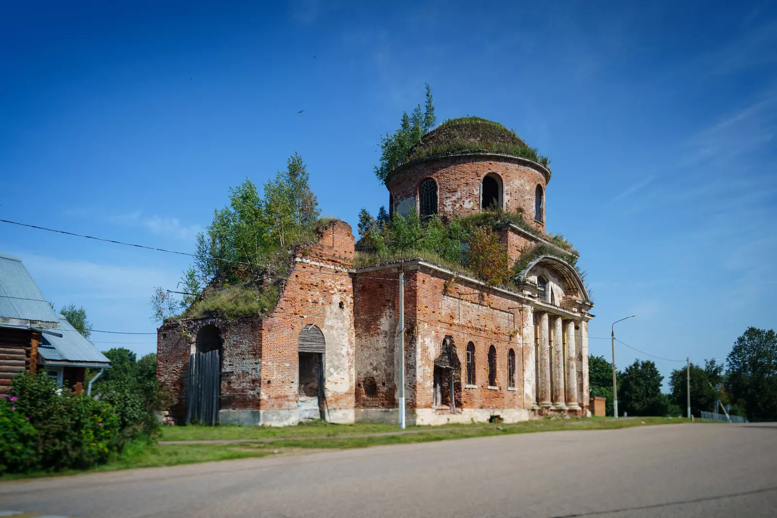 ПОЧТИ ИСЧЕЗНУВШИЙ ХРАМ