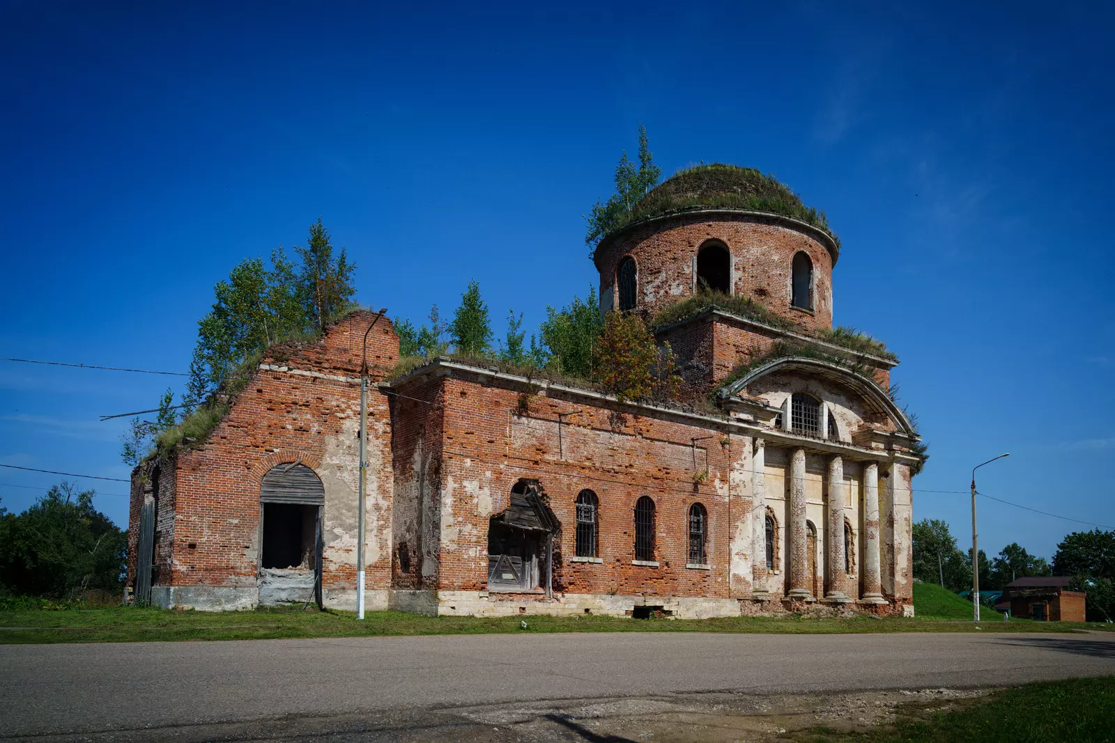 ПОЧТИ ИСЧЕЗНУВШИЙ ХРАМ