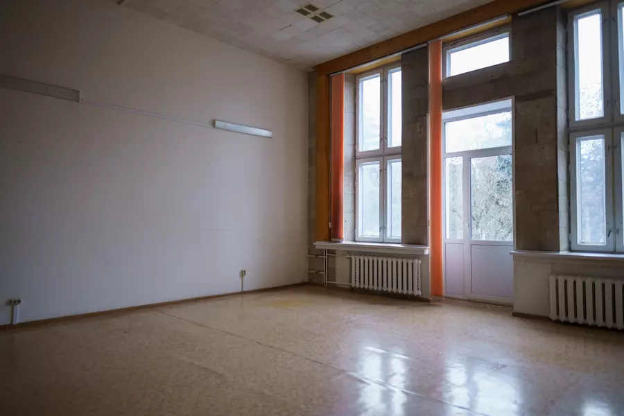 СТАРОЕ НИИ + КАБИНЕТЫ В ДЕРЕВЕ + КОРИДОРЫ+ ТЕРРИТОРИ